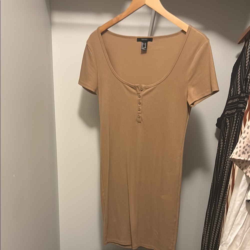 Forever 21 Tan Fitted Short Sleeve Dress